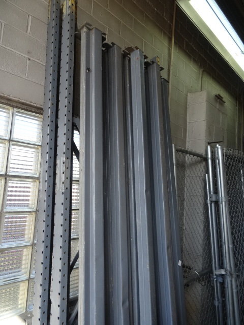 lot 14 image: Pallet Rack