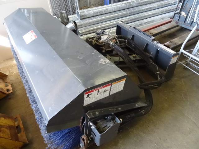 lot 20 image: Sweeper