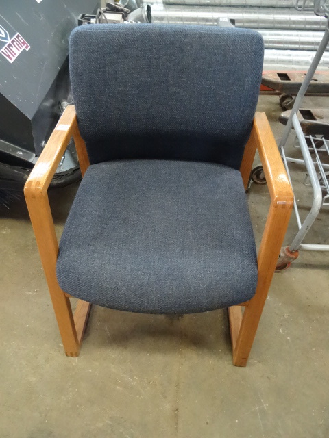 lot 22 image: Chair