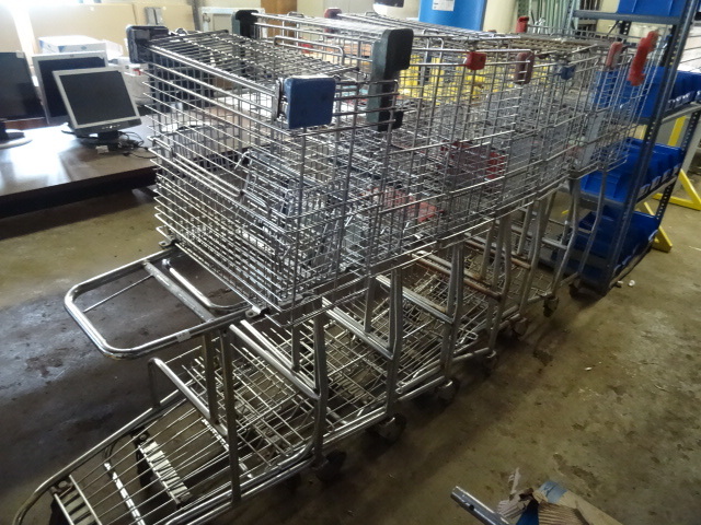 lot 28 image: Carts