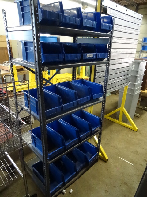 lot 29 image: Shelving Unit