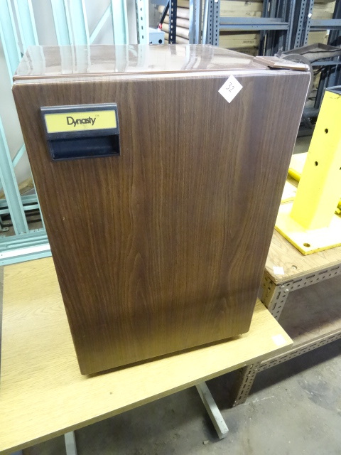lot 32 image: Mini Fridge