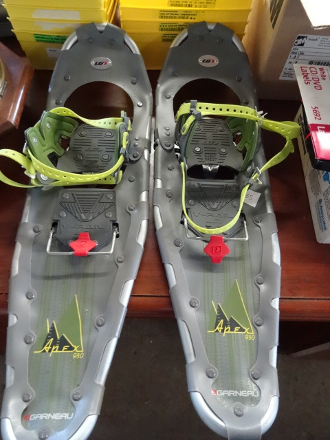 lot 65 image: Snow Shoes