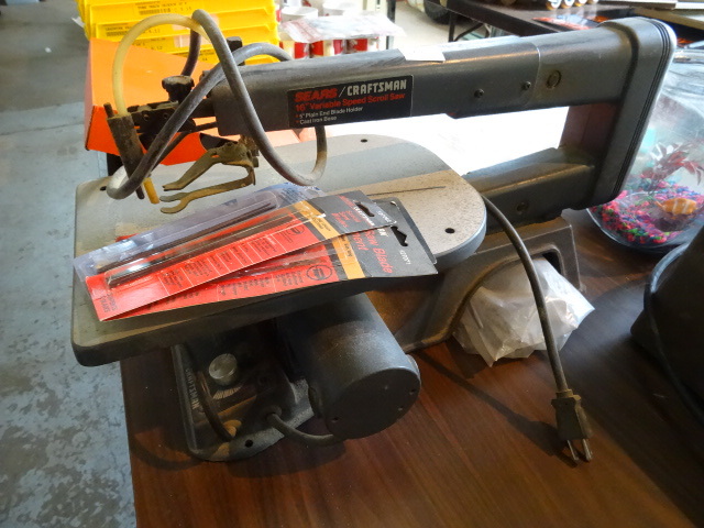lot 73 image: Scroll Saw