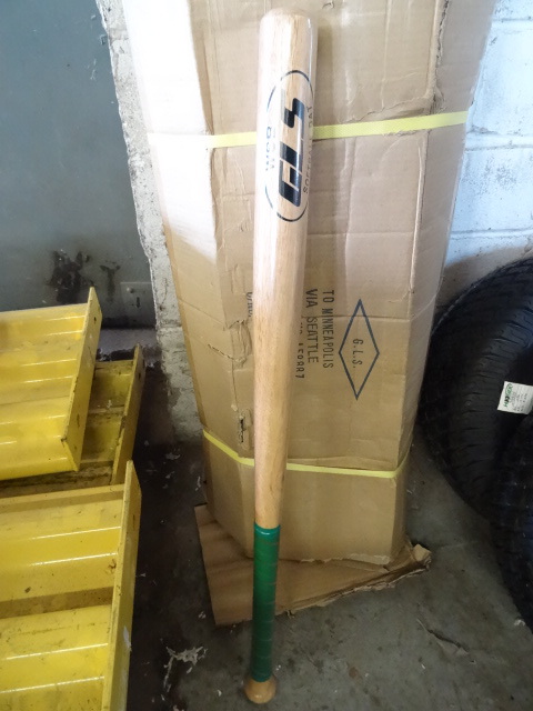 lot 85 image: Baseball Bats