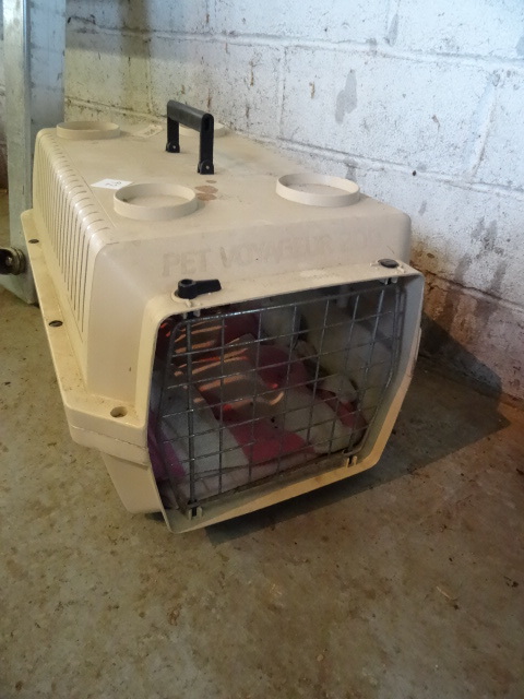 lot 92 image: Pet Carrier