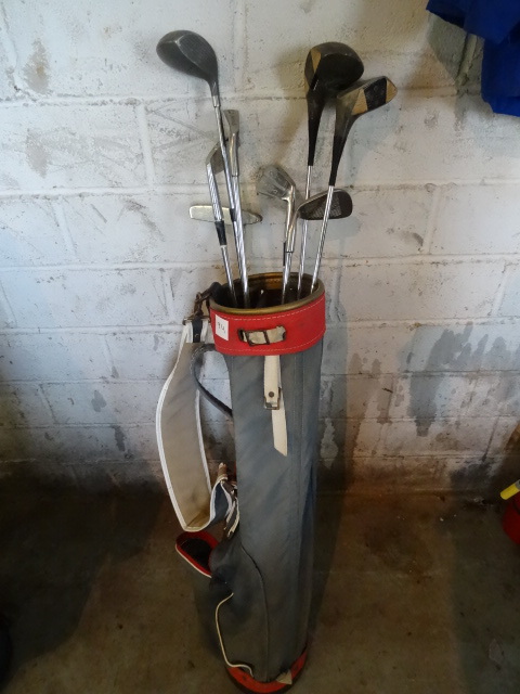 lot 94 image: Golf Bag & Clubs