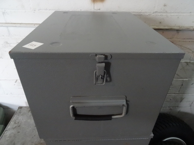 lot 105 image: Metal Box