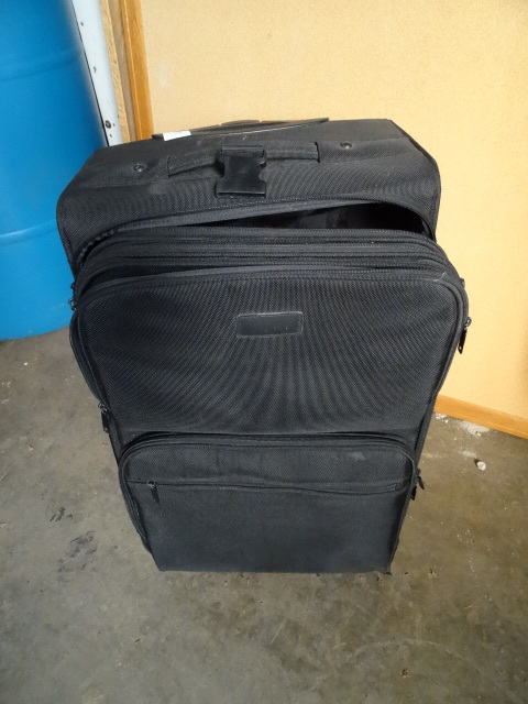 lot 117 image: Suitcase