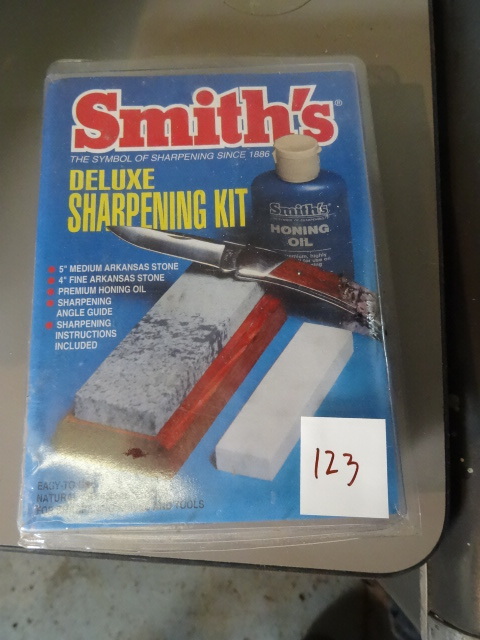 lot 123 image: Sharpening Kit
