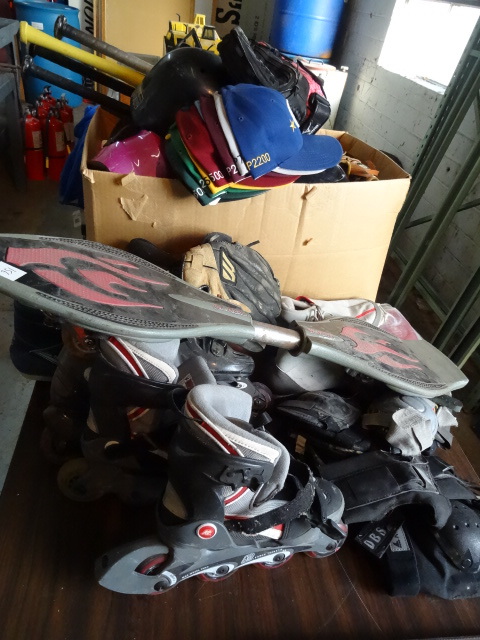 lot 156 image: Sporting Gear