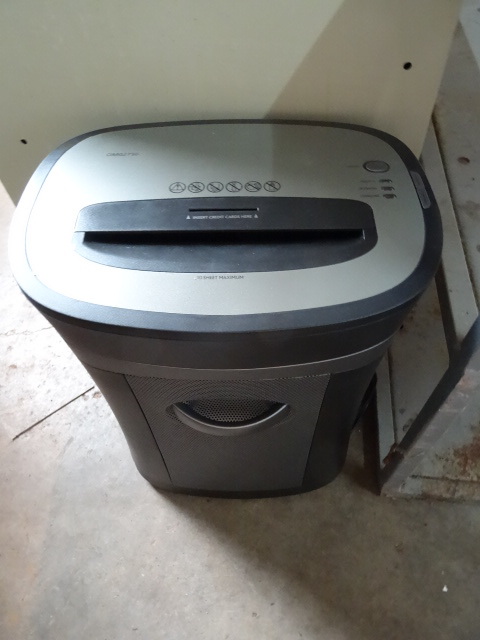 lot 163 image: Paper Shredder