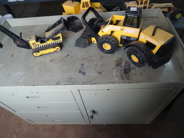 lot 165 image: Tonka Loader