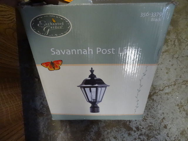 lot 215 image: Post Light