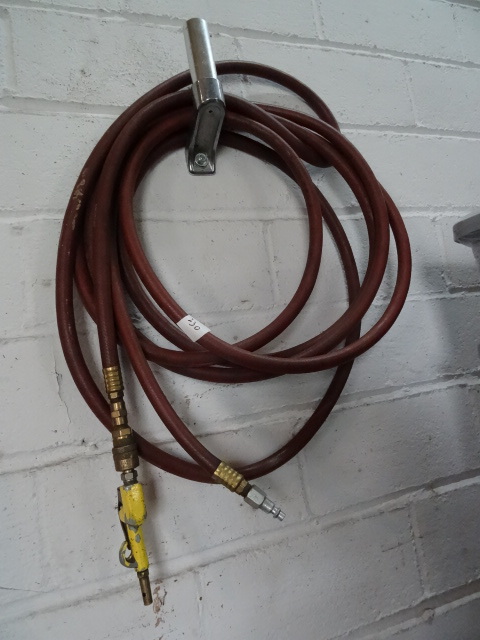 lot 230 image: Air HoseGun