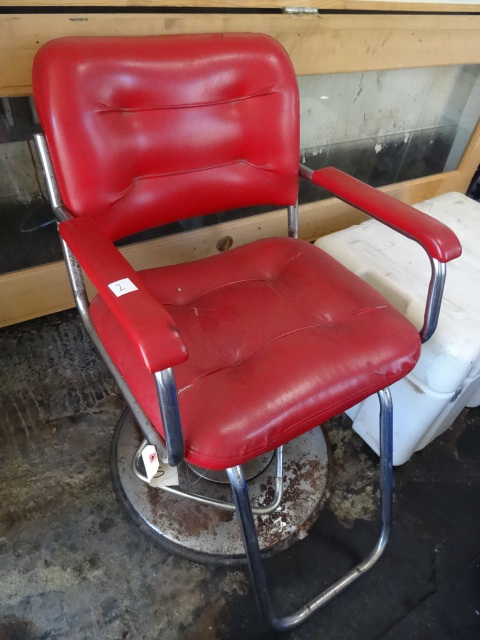 lot 2 image: Barber Chair