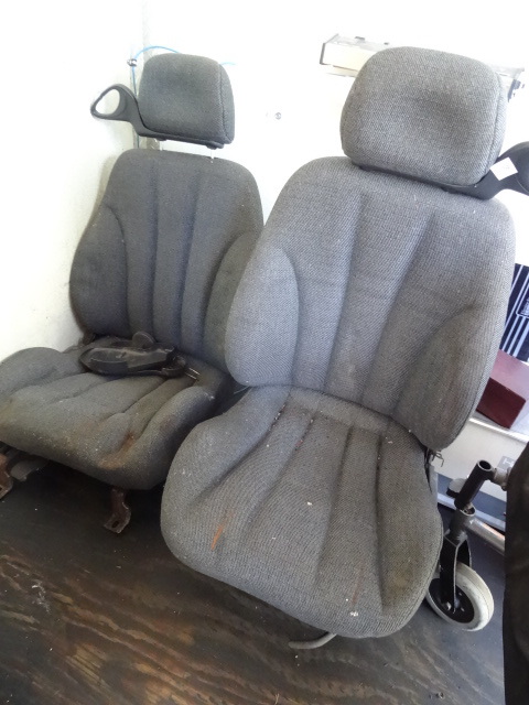lot 9 image: Car Seat
