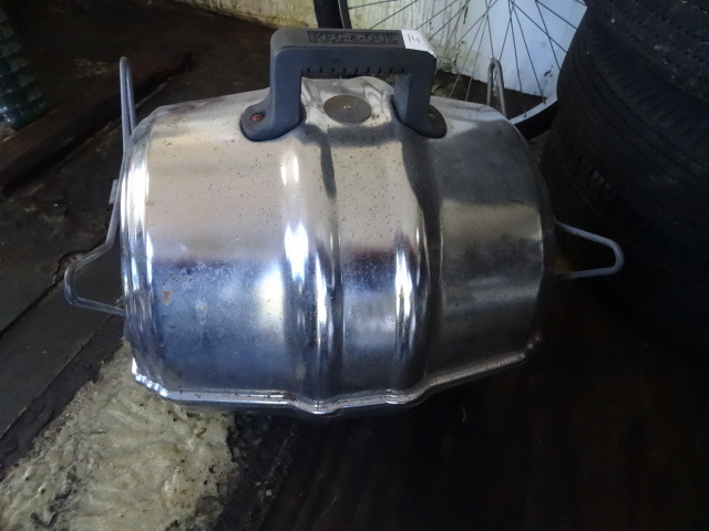 lot 14 image: Barbeque