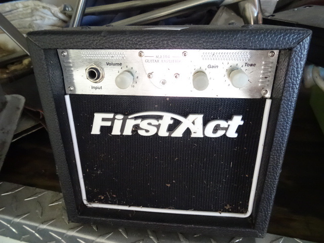 lot 16 image: Amplifier