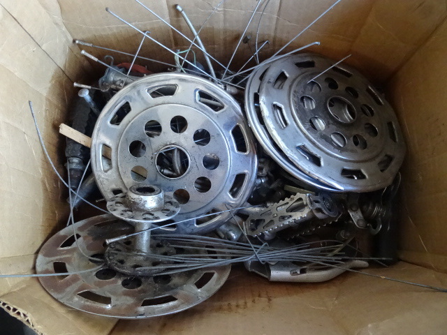 lot 19 image: Bike Parts