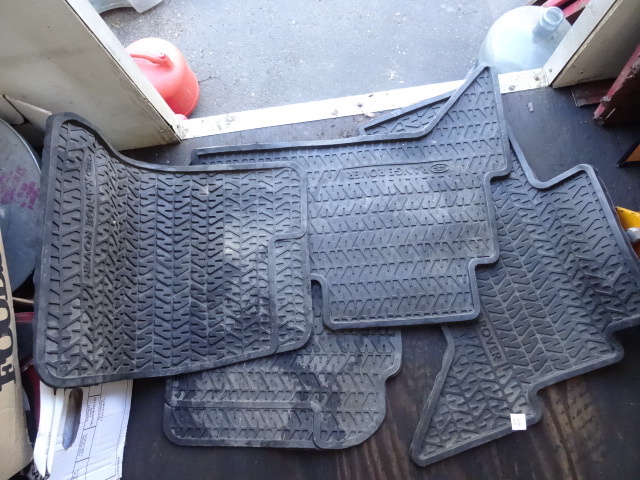 lot 25 image: Floor Mats