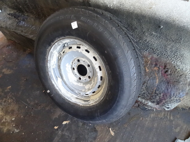 lot 43 image: Tire