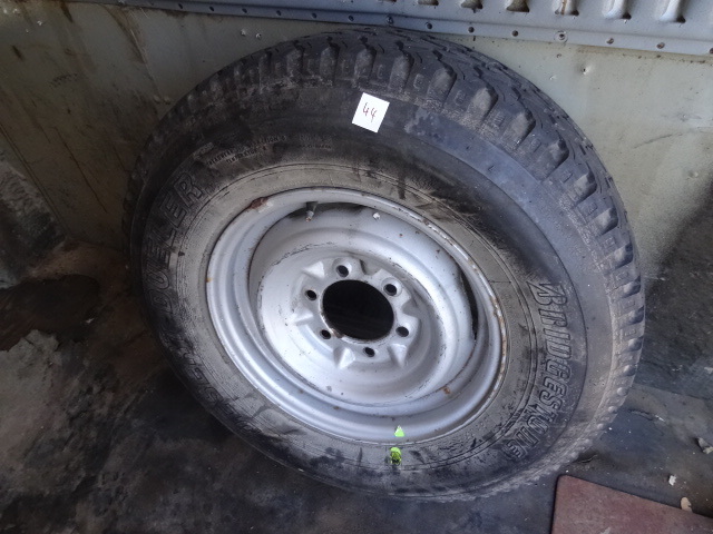 lot 44 image: Tire