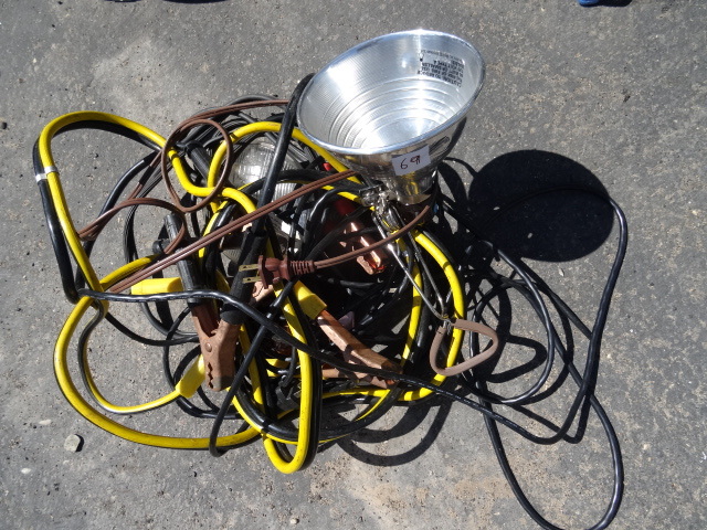 lot 69 image: Jumper Cables & Light