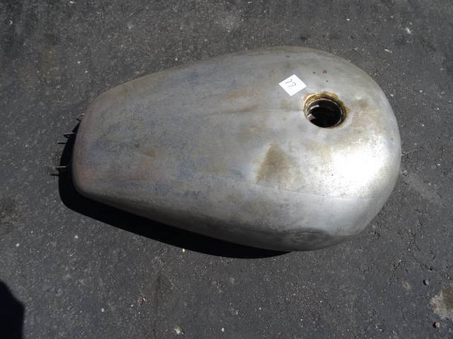 lot 77 image: Gas Tank