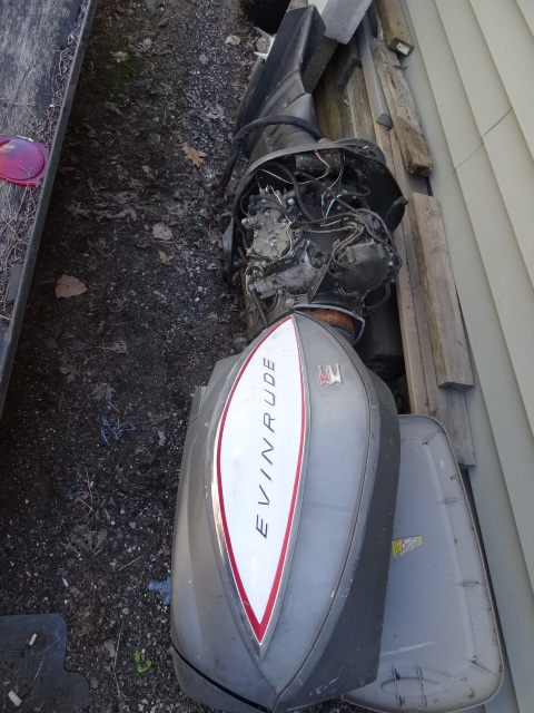 lot 103 image: Outboard Motor