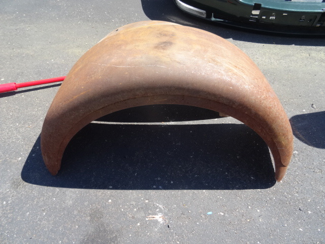 lot 117 image: Fenders
