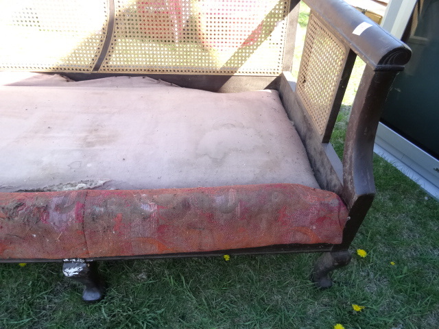 lot 133 image: Sofa