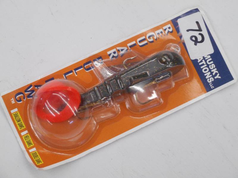 lot 72 image: (1) New Muskie Regular Bulldawg Lur...