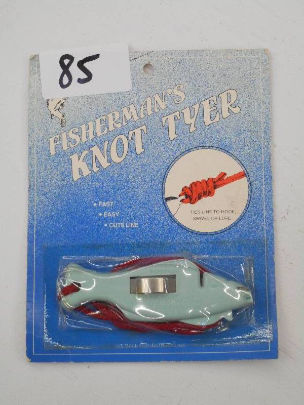 lot 85 image: New-In-Package Fishermans Knot Tyer...