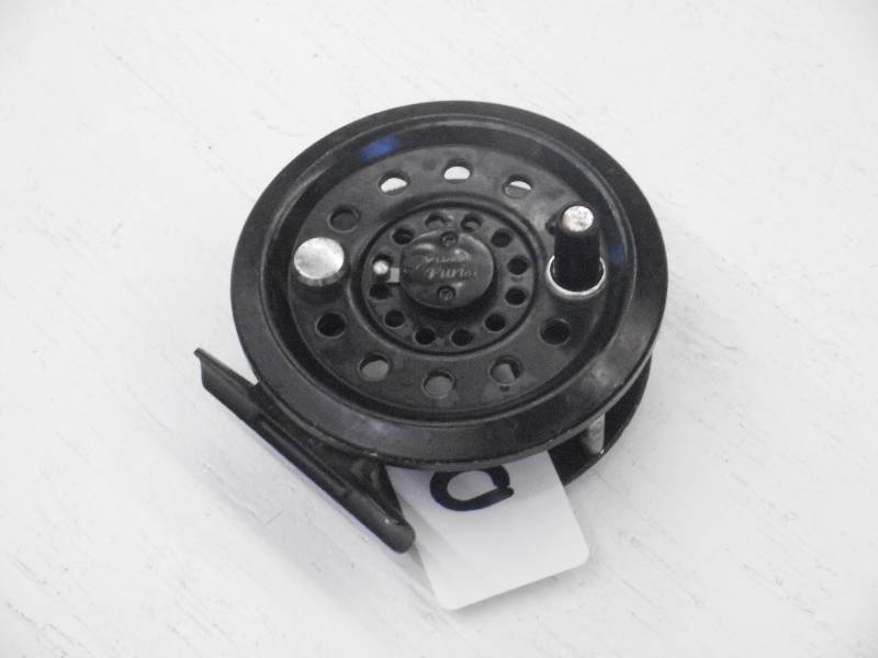 lot 110 image: Pfleuger Purist 139 Fly Fishing Ree...