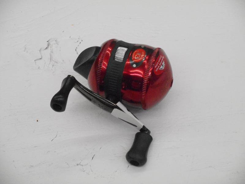 lot 112 image: Zebco Titanium 33 Spin-Cast Reel ...