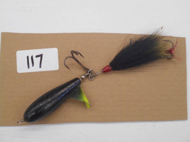 lot 117 image: (1) 10 Muskie Spinner Lure ...