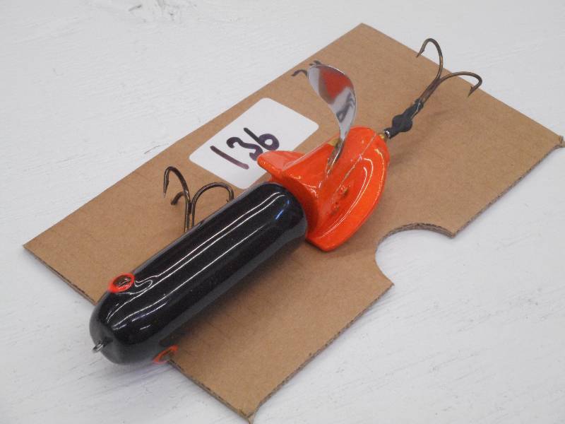 lot 136 image: (1) 7 Muskie Crankbait Lure ...