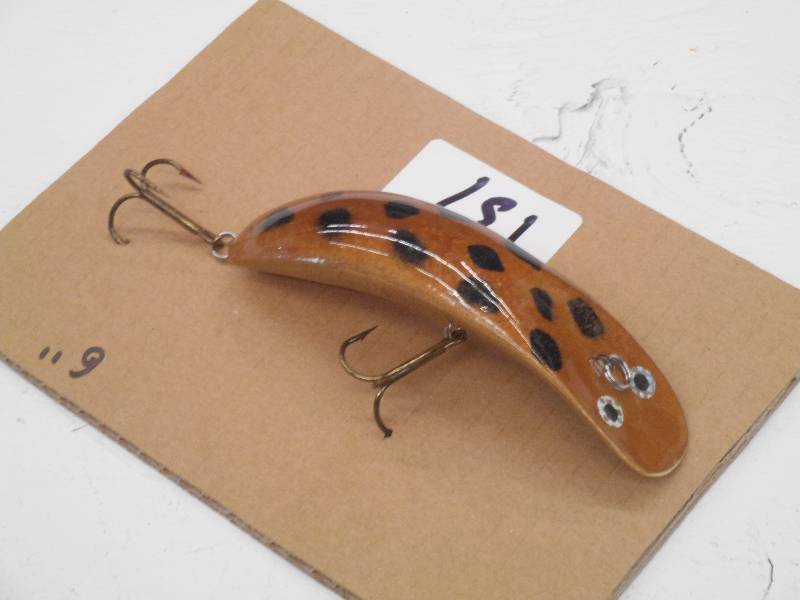 lot 137 image: (1) 6 Muskie Crankbait Lure ...