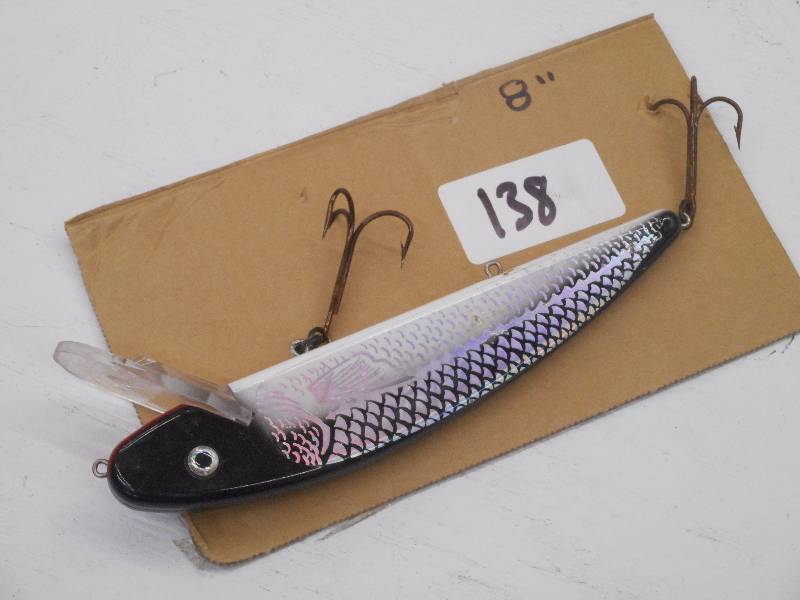 lot 138 image: (1) 8 Muskie Crankbait Lure ...