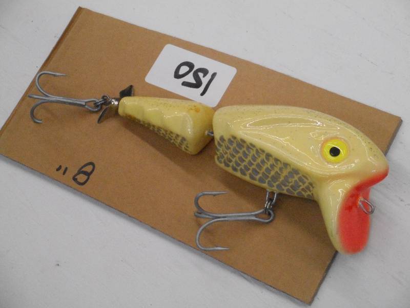 lot 150 image: (1) 8 Muskie Crankbait Lure ...