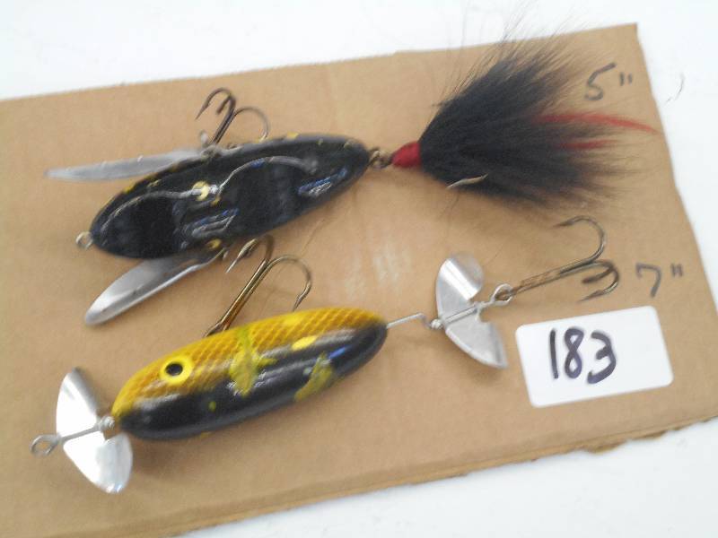 lot 183 image: (1) 7 & (1) 5 Muskie Spinner Lure...