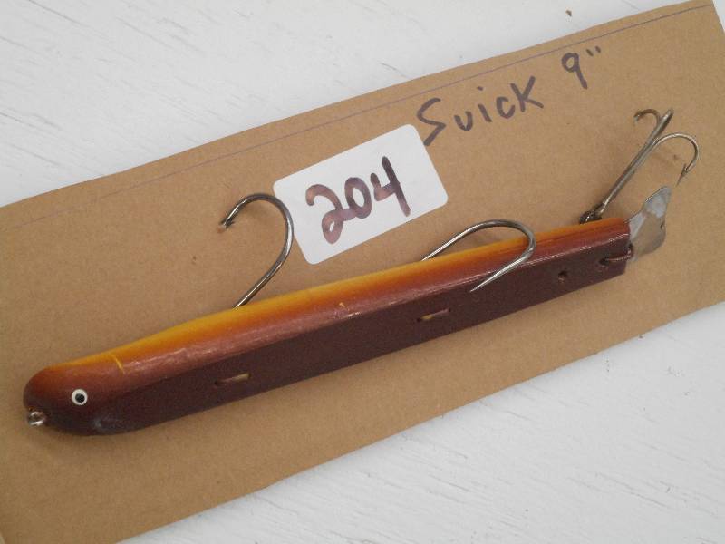 lot 204 image: (1) 9 Suick Muskie Lure ...