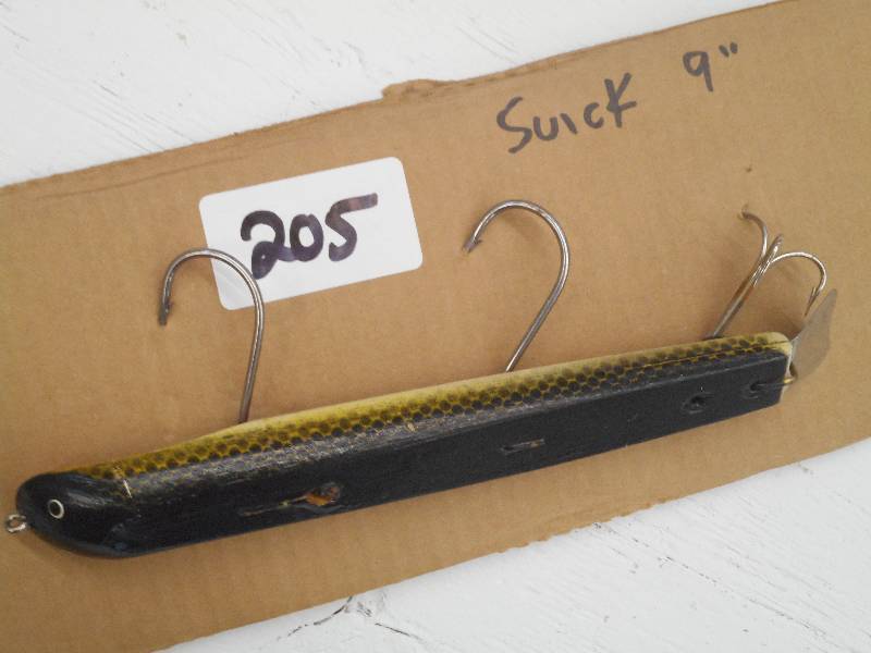 lot 205 image: (1) 9 Suick Muskie Lure ...