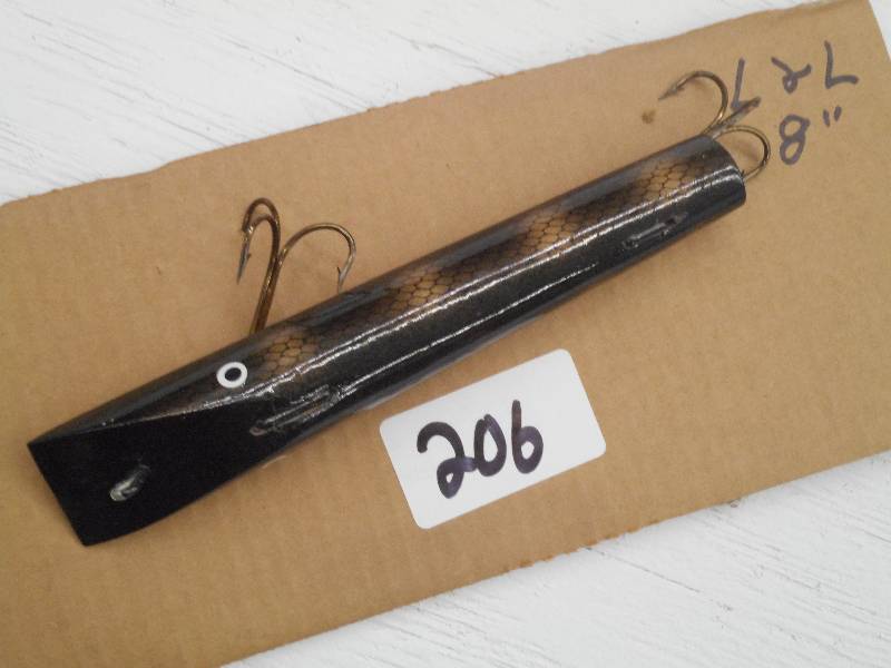 lot 206 image: (1) 8 L&L Muskie Lure ...