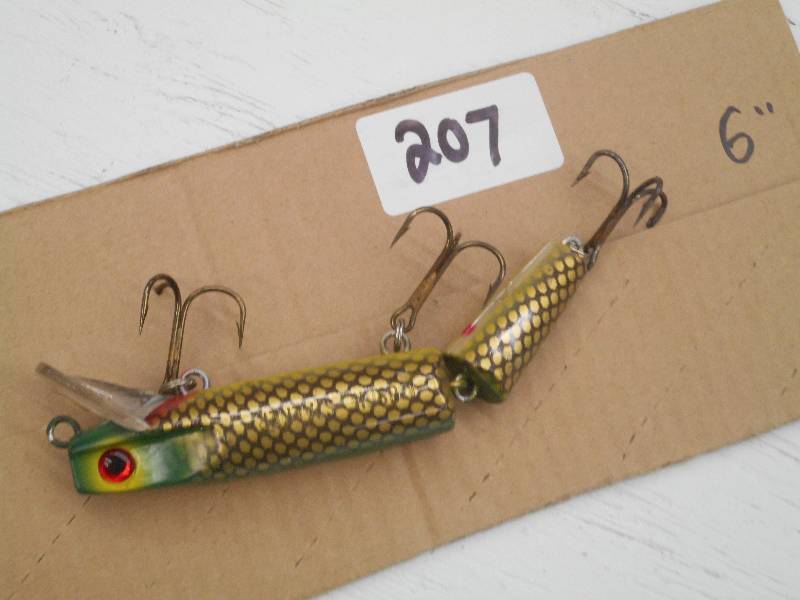 lot 207 image: (1) 6 Muskie Crankbait Lure ...