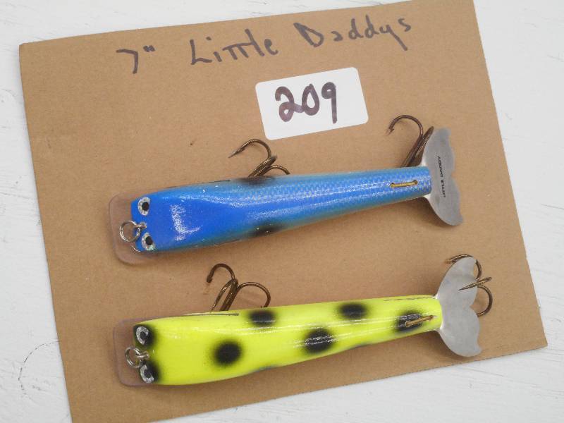 lot 209 image: (2) 7 Little Daddy Muskie Lures ...