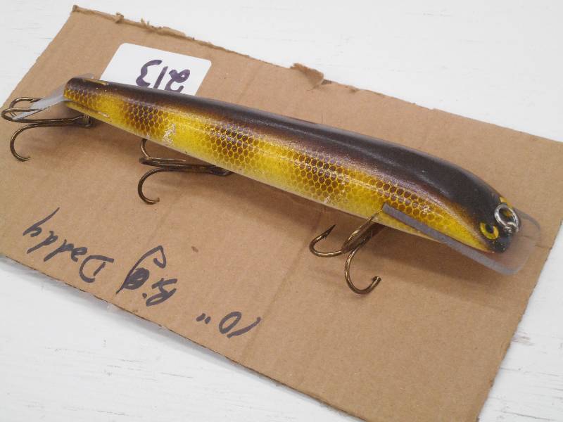 lot 213 image: (1) 10 Big Daddy Muskie Lure ...