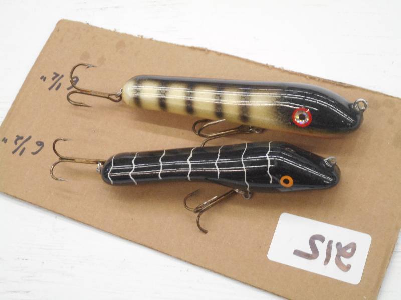 lot 215 image: (2) 6.5 Muskie Crankbait Lures ...