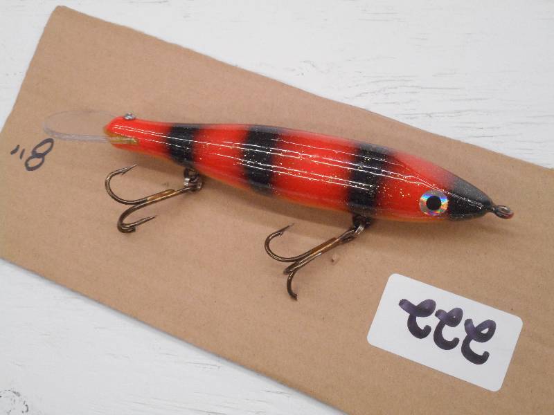 lot 222 image: (1) 8 Muskie Crankbait Lure ...